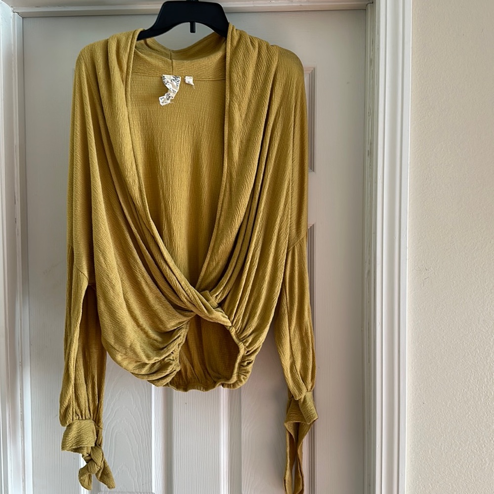 Women’s dress top - Size M - like New
